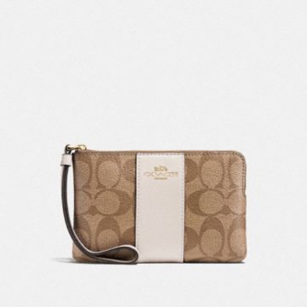 ⭐️NWT⭐️ Coach Corner Zip Wristlet Signature canvas